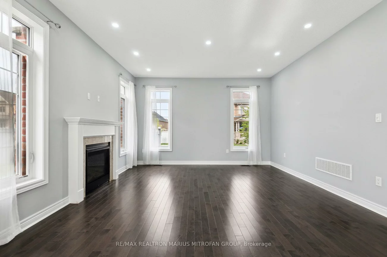 227, Inverness, Bradford, Bradford West Gwillimbury