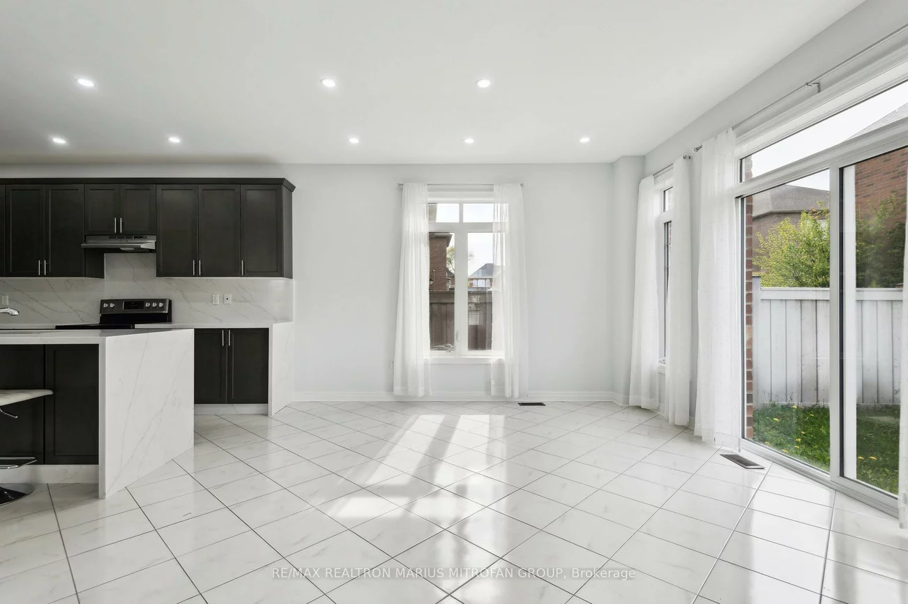 227, Inverness, Bradford, Bradford West Gwillimbury