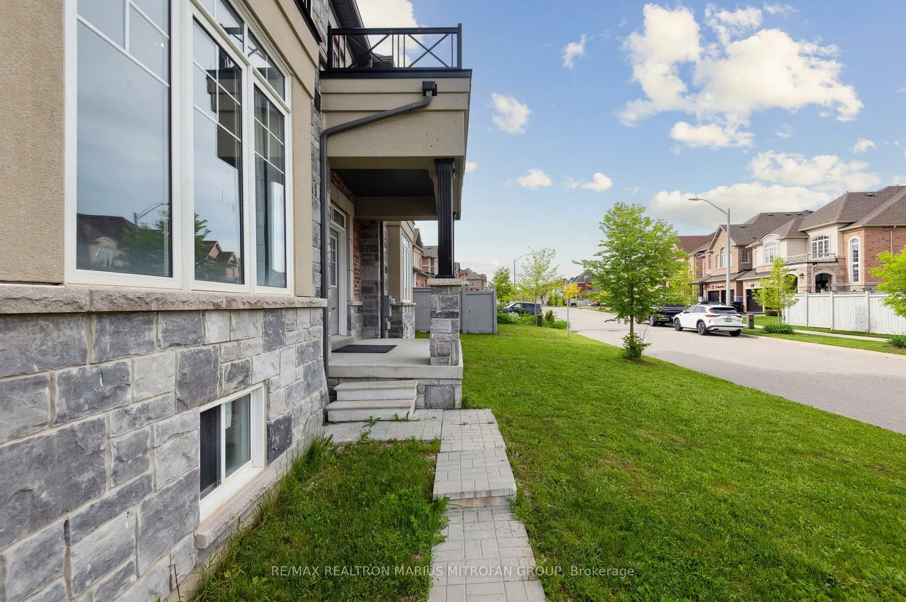 227, Inverness, Bradford, Bradford West Gwillimbury