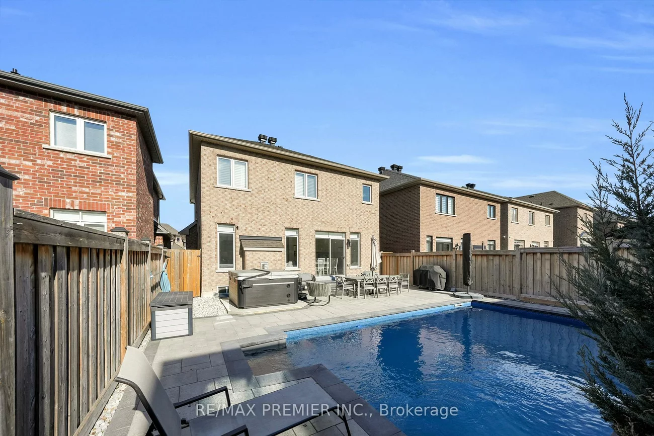 297, Inverness, Bradford, Bradford West Gwillimbury