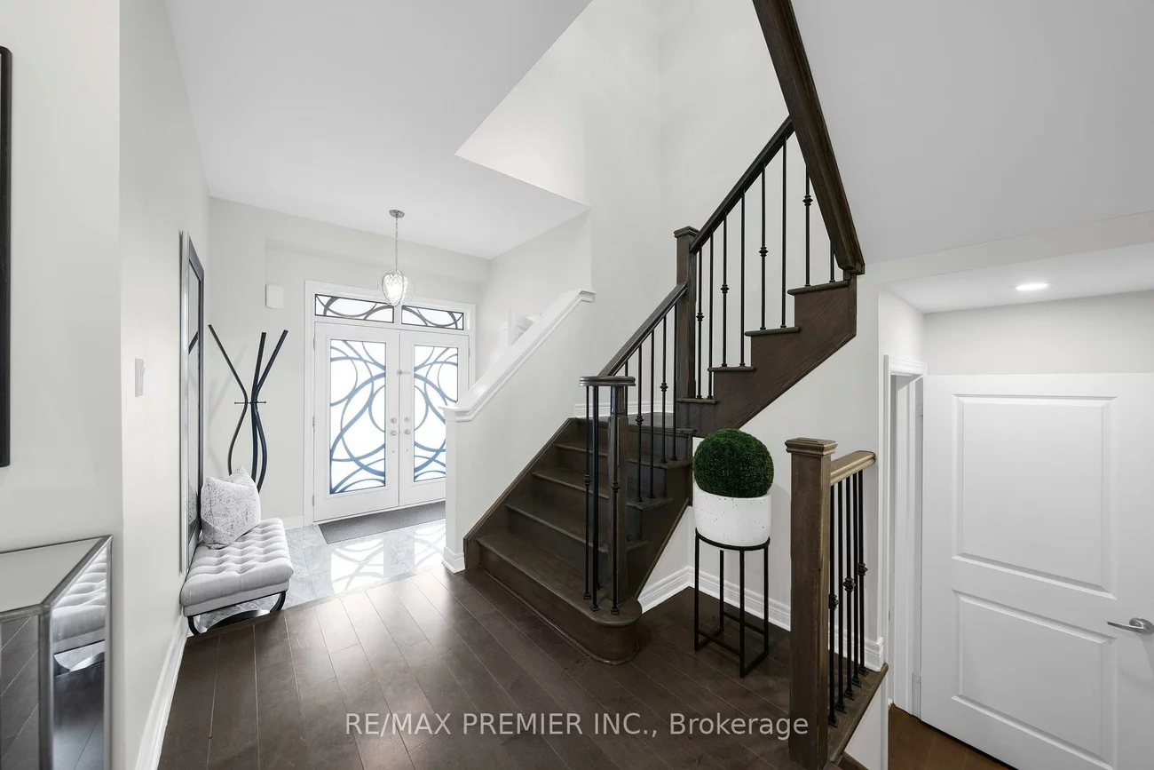 297, Inverness, Bradford, Bradford West Gwillimbury