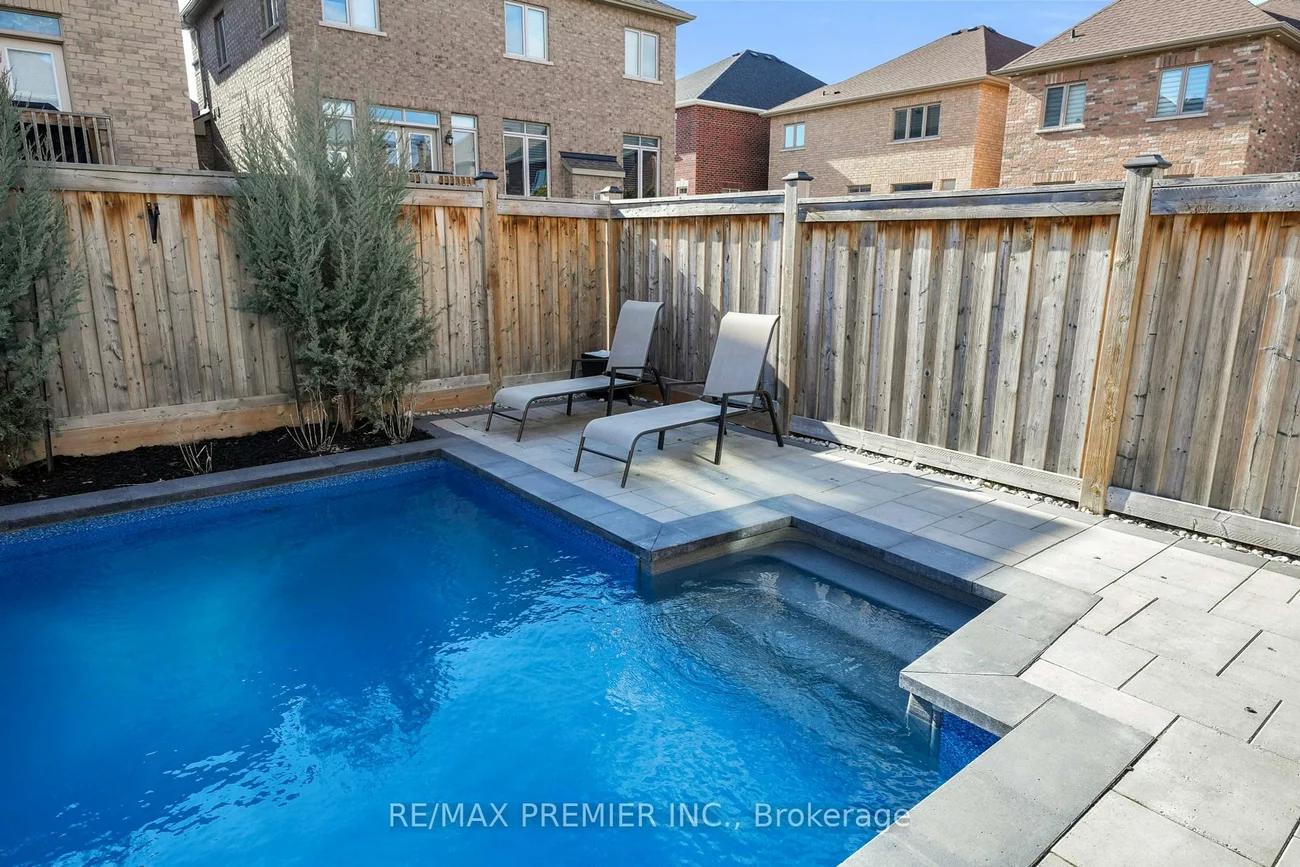 297, Inverness, Bradford, Bradford West Gwillimbury