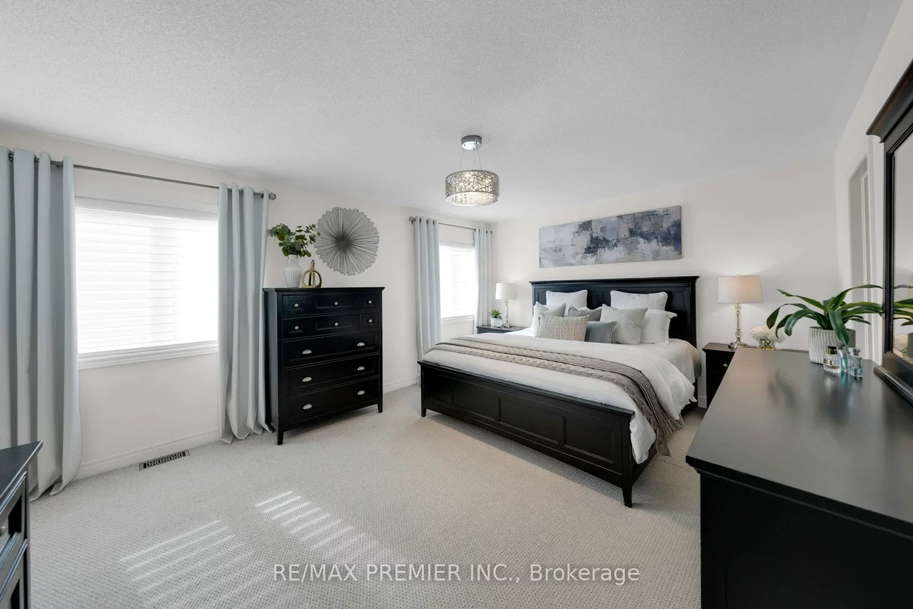 297, Inverness, Bradford, Bradford West Gwillimbury