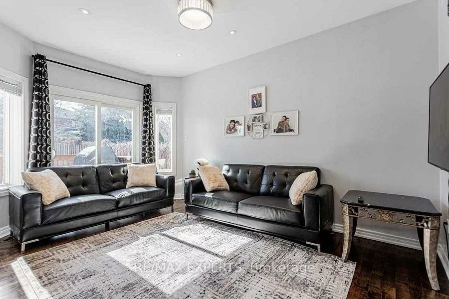 4, Depeuter, Bradford, Bradford West Gwillimbury