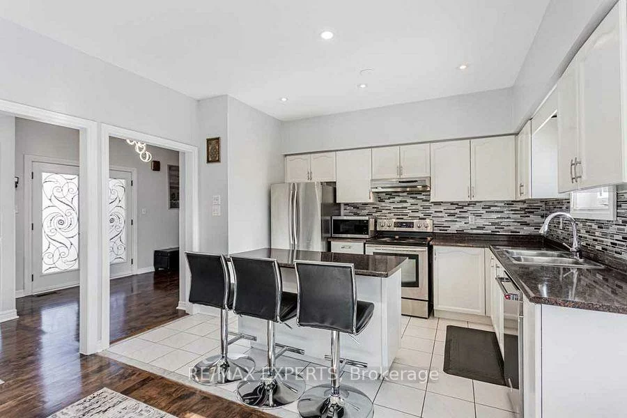 4, Depeuter, Bradford, Bradford West Gwillimbury