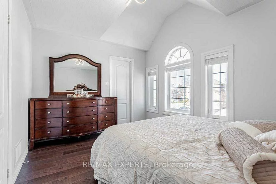 4, Depeuter, Bradford, Bradford West Gwillimbury