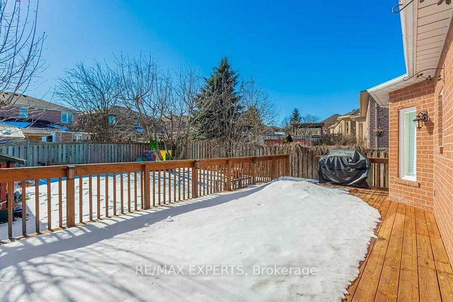 4, Depeuter, Bradford, Bradford West Gwillimbury