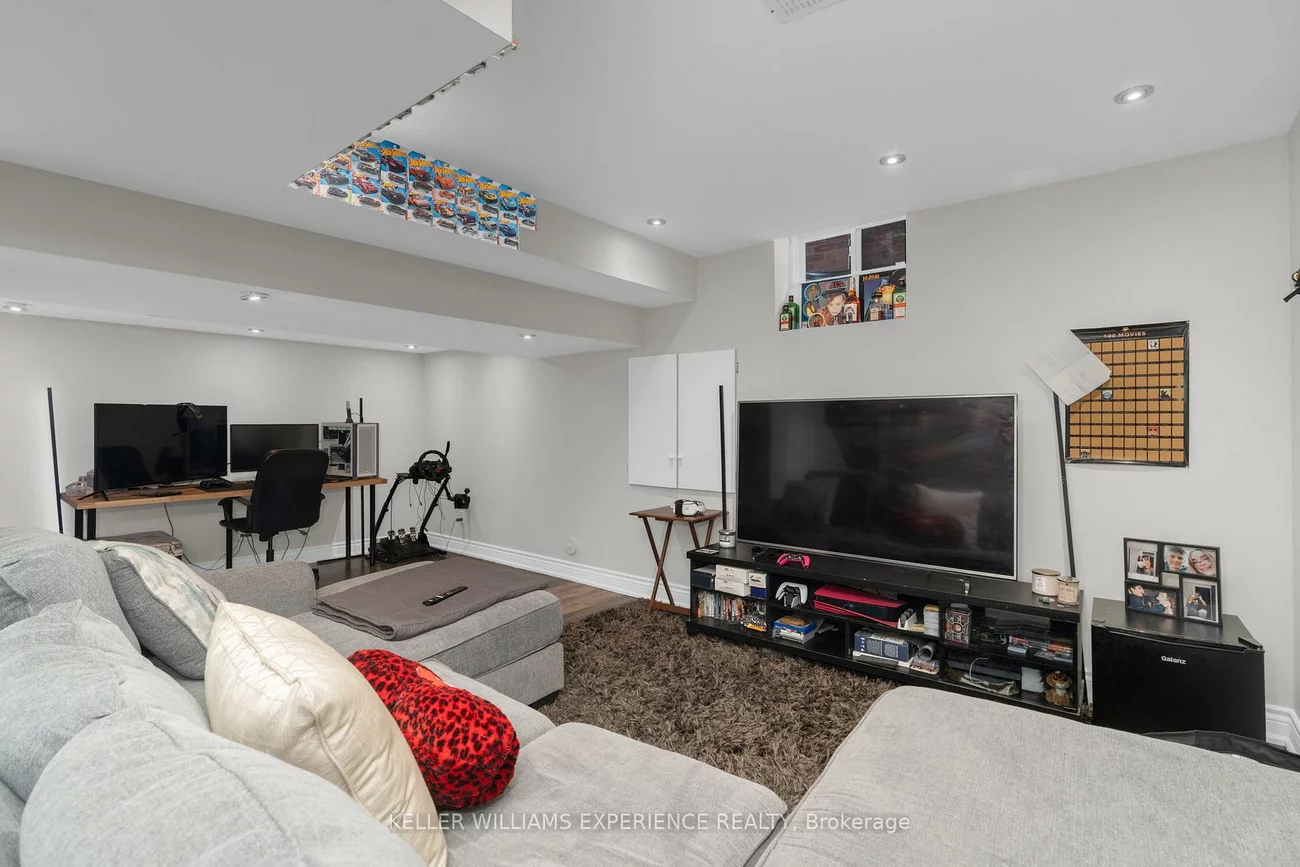 23, Mccann, Bradford, Bradford West Gwillimbury