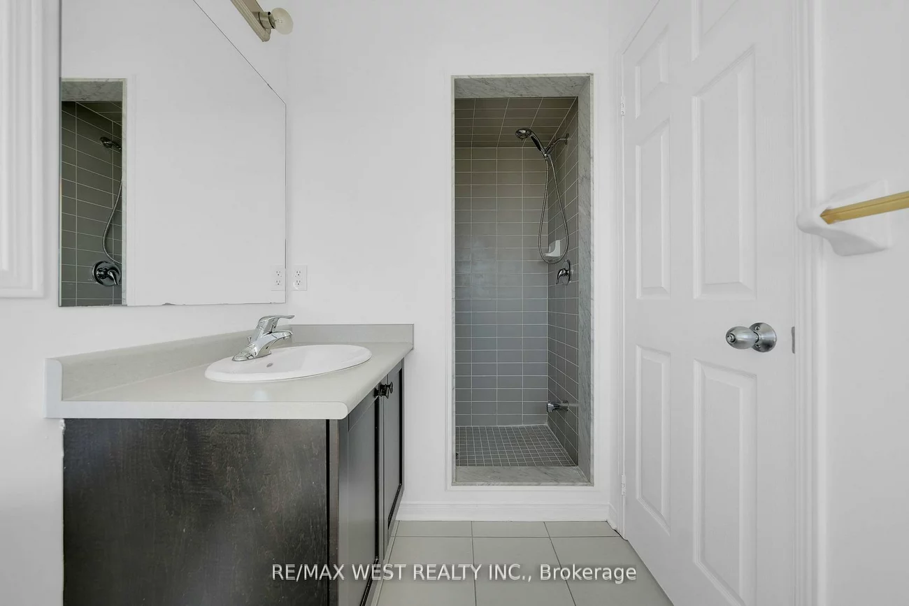 230, Orr, Bradford, Bradford West Gwillimbury