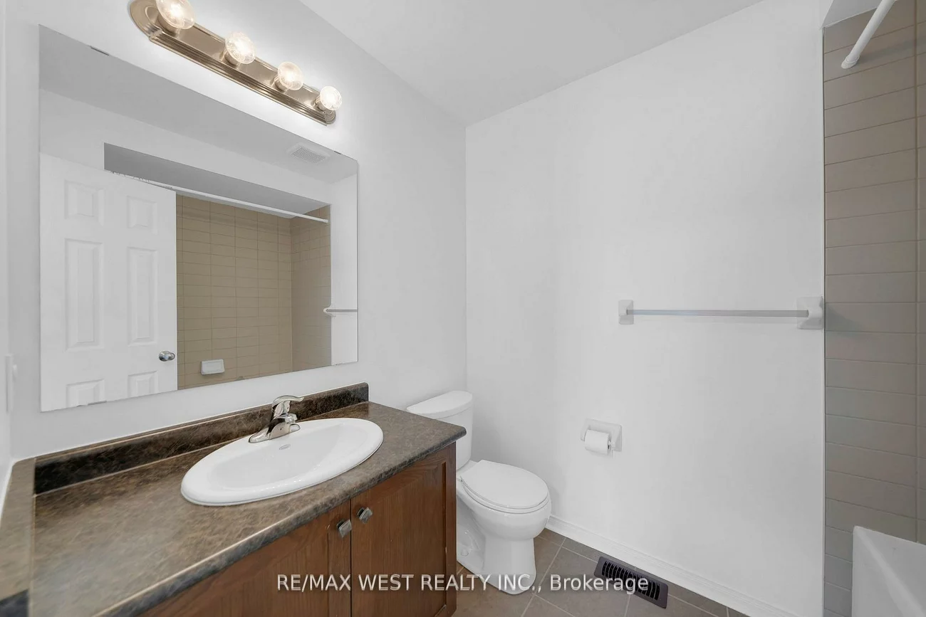 230, Orr, Bradford, Bradford West Gwillimbury