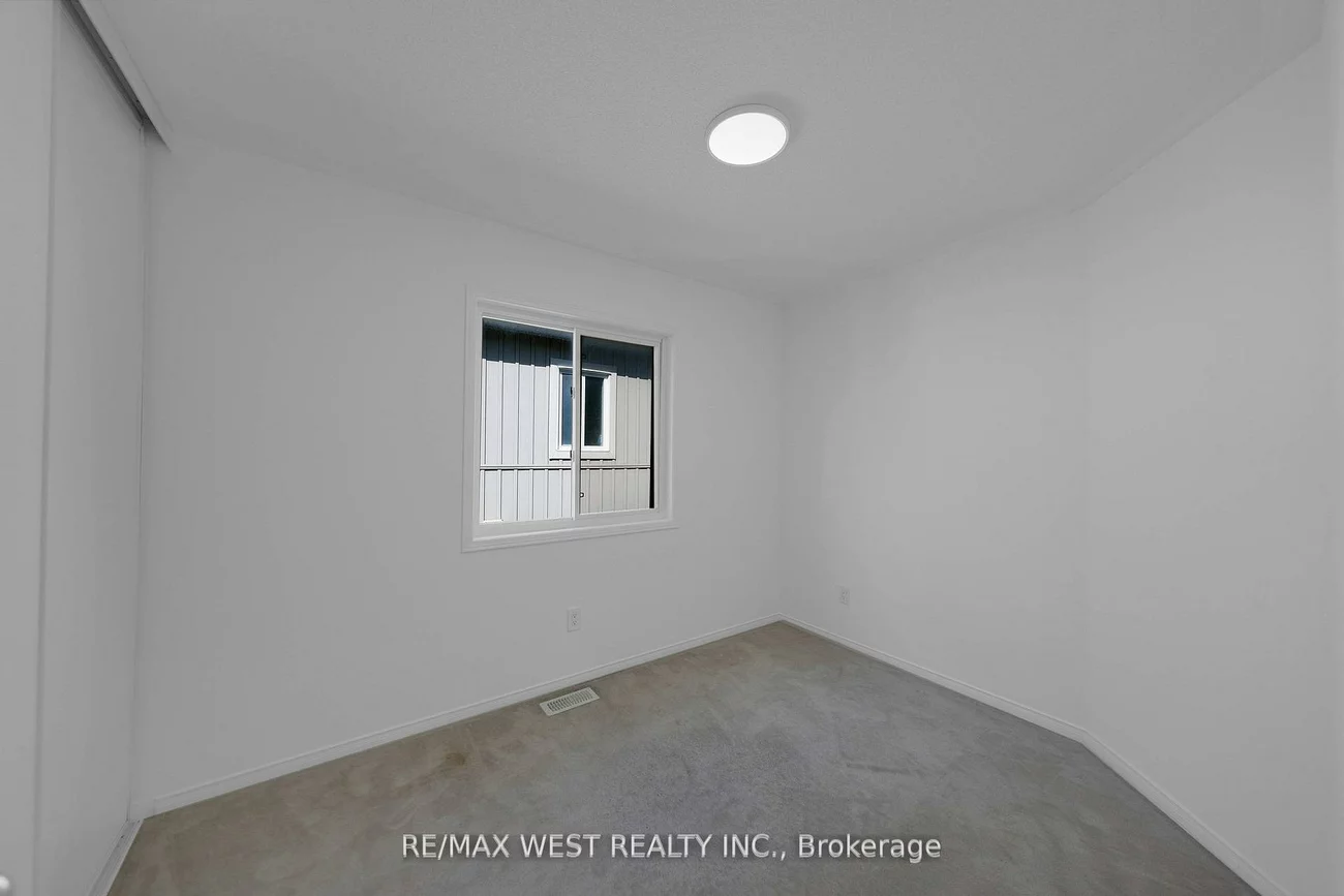 230, Orr, Bradford, Bradford West Gwillimbury