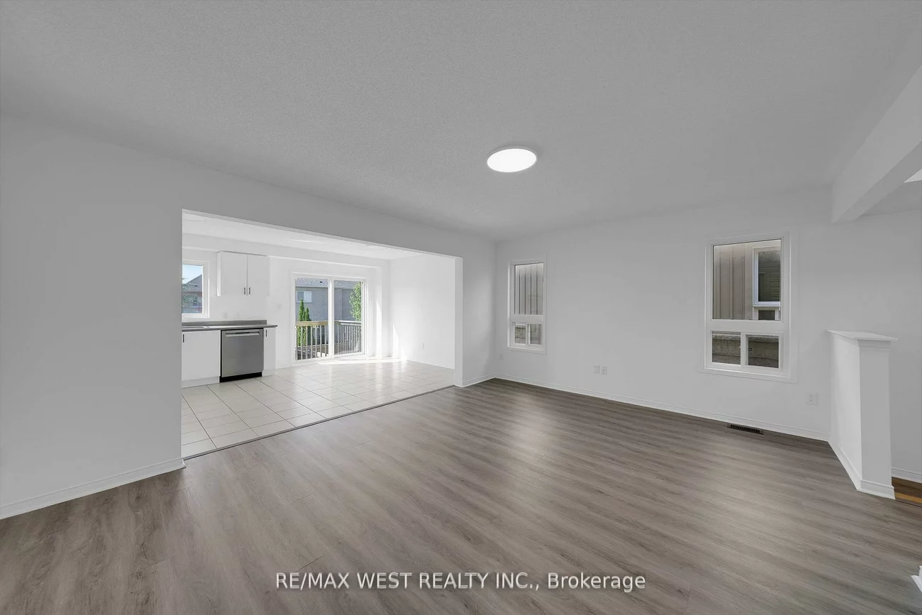 230, Orr, Bradford, Bradford West Gwillimbury