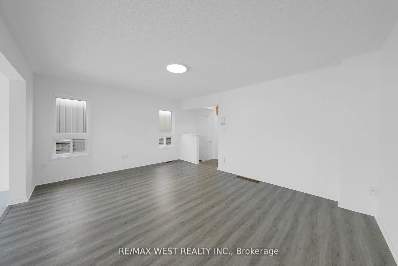 230, Orr, Bradford, Bradford West Gwillimbury