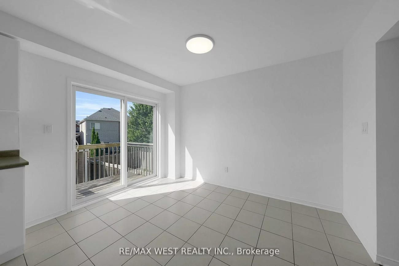 230, Orr, Bradford, Bradford West Gwillimbury