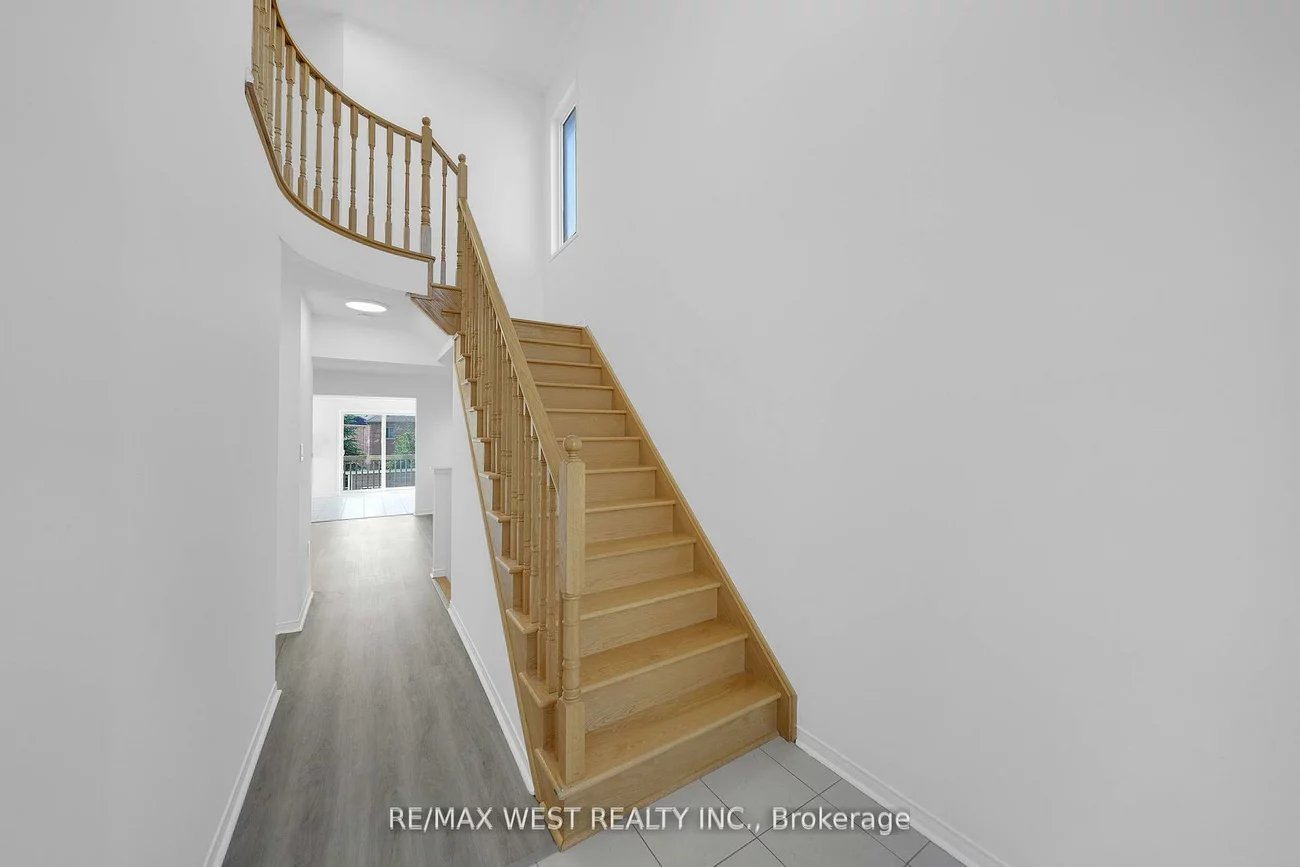 230, Orr, Bradford, Bradford West Gwillimbury