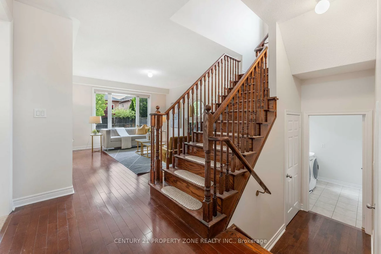 9, Booth, Bradford, Bradford West Gwillimbury