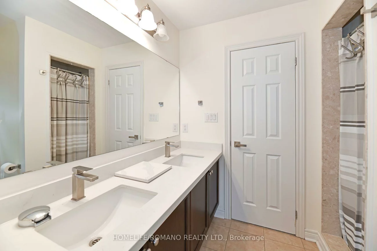 24, Faris, Bradford, Bradford West Gwillimbury