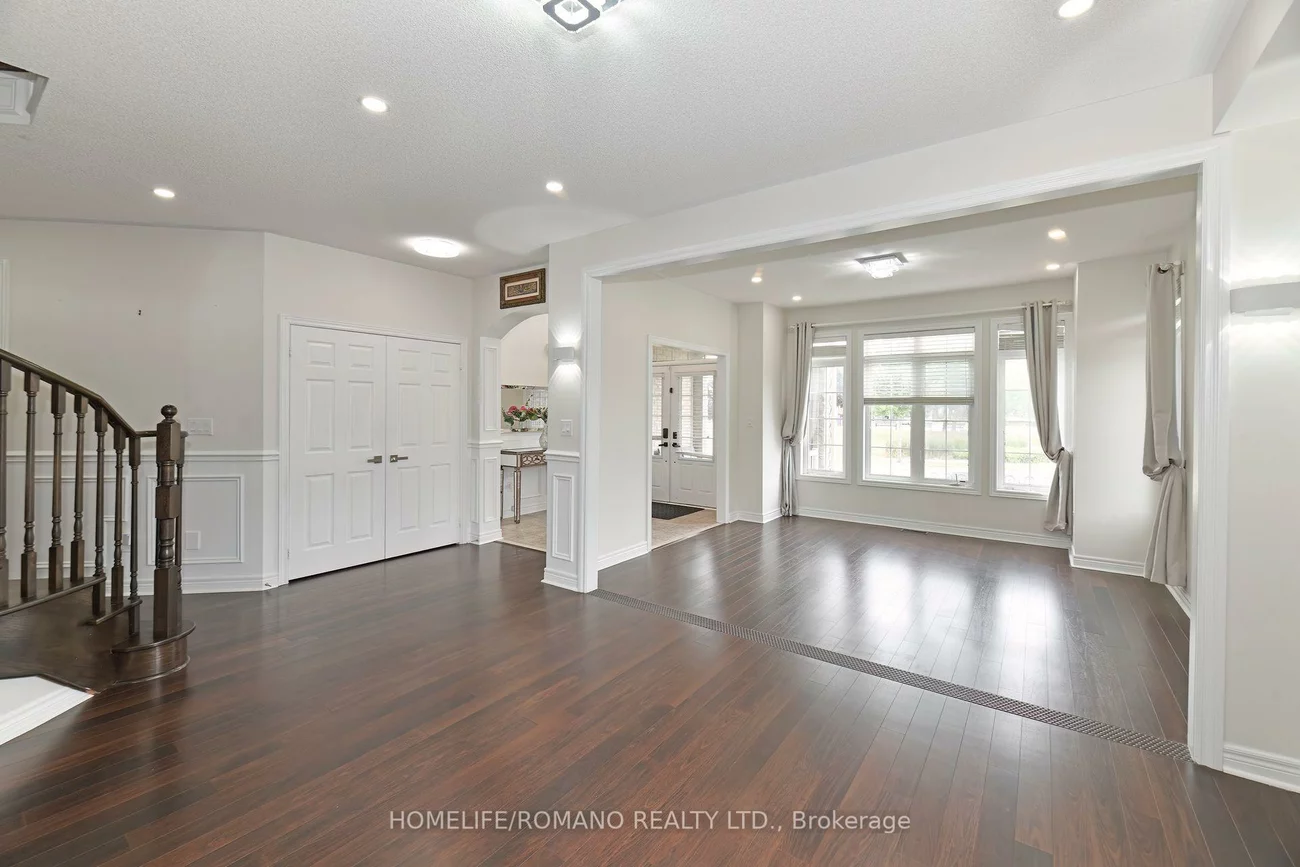 24, Faris, Bradford, Bradford West Gwillimbury
