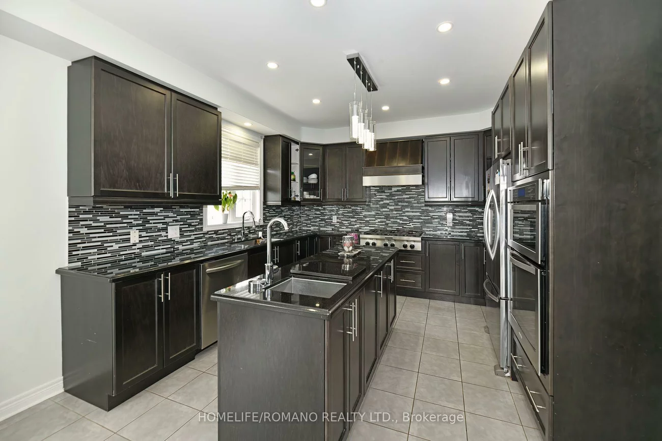 24, Faris, Bradford, Bradford West Gwillimbury
