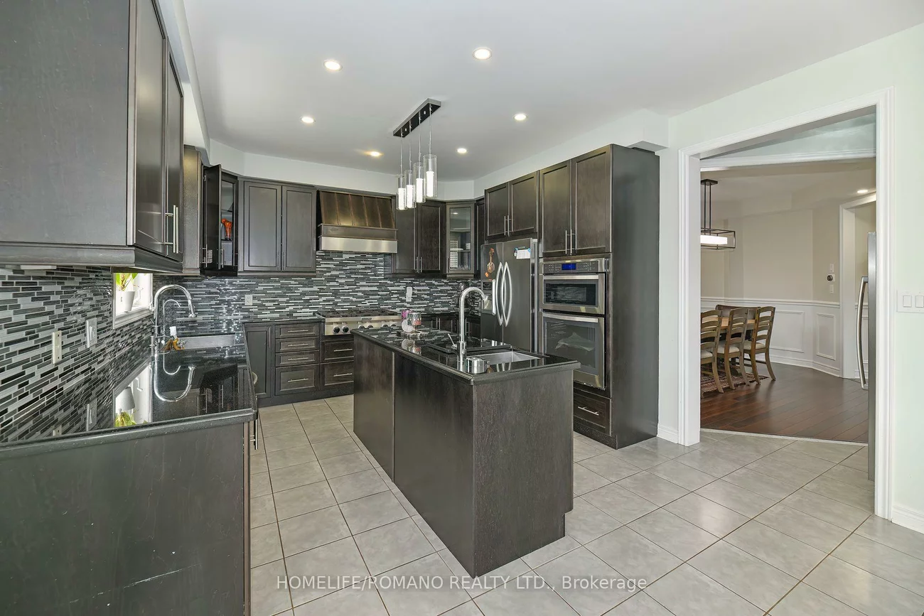 24, Faris, Bradford, Bradford West Gwillimbury