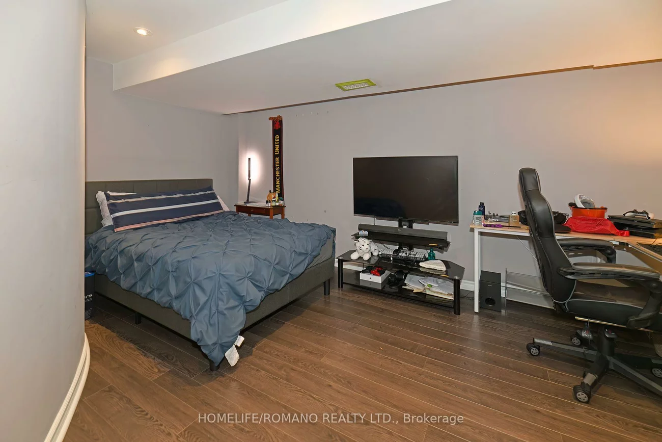 24, Faris, Bradford, Bradford West Gwillimbury