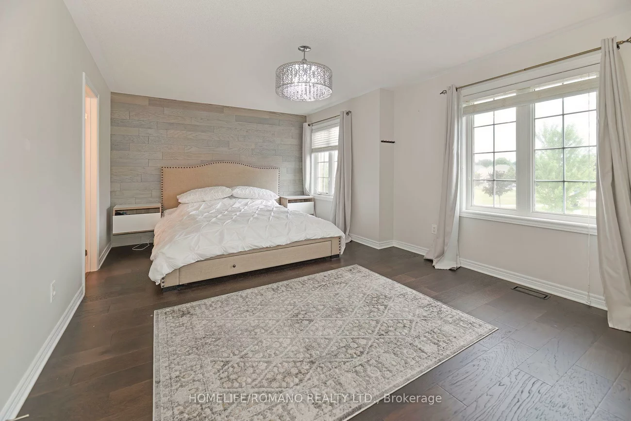 24, Faris, Bradford, Bradford West Gwillimbury