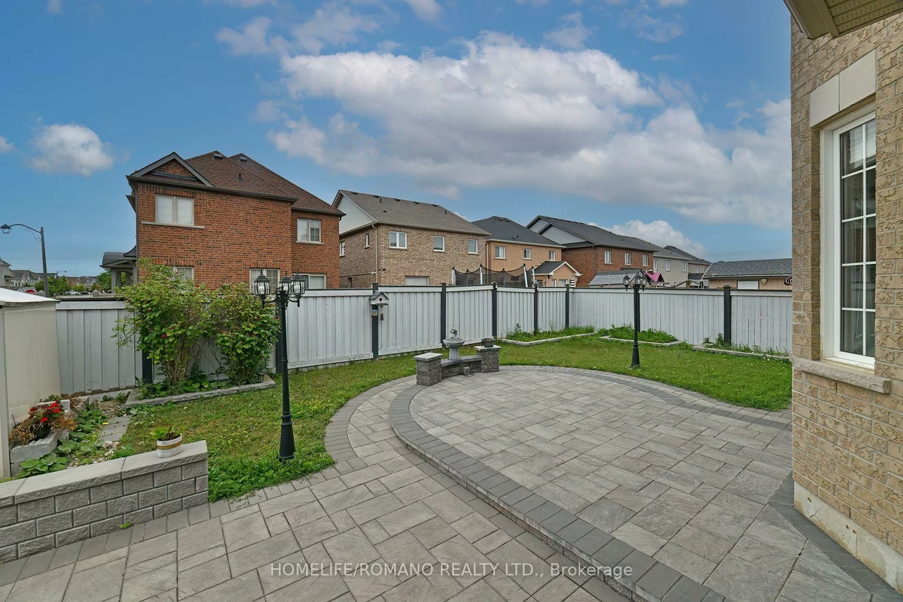24, Faris, Bradford, Bradford West Gwillimbury