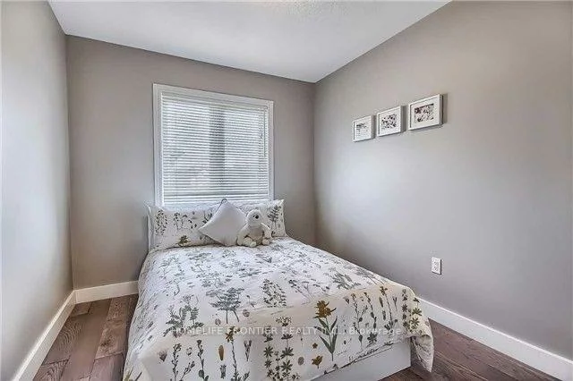 52, Luissa, Bradford, Bradford West Gwillimbury
