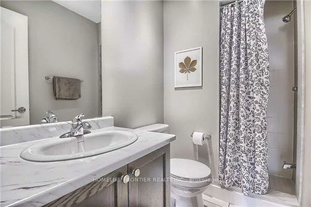 52, Luissa, Bradford, Bradford West Gwillimbury