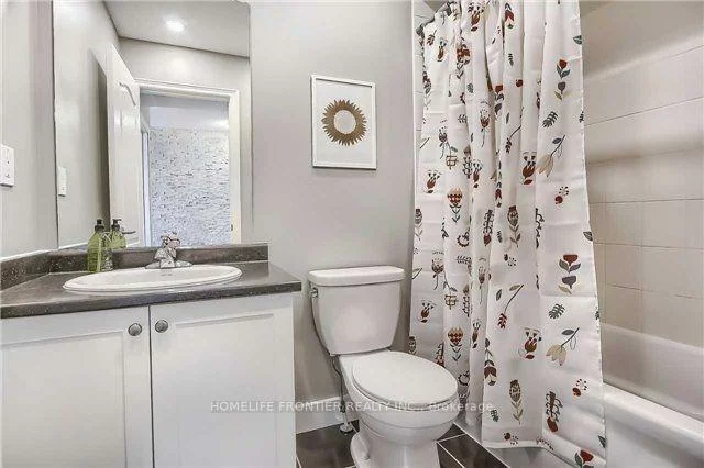 52, Luissa, Bradford, Bradford West Gwillimbury