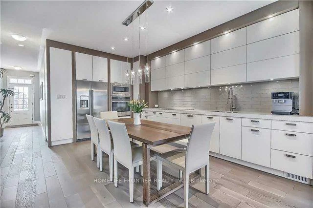 52, Luissa, Bradford, Bradford West Gwillimbury