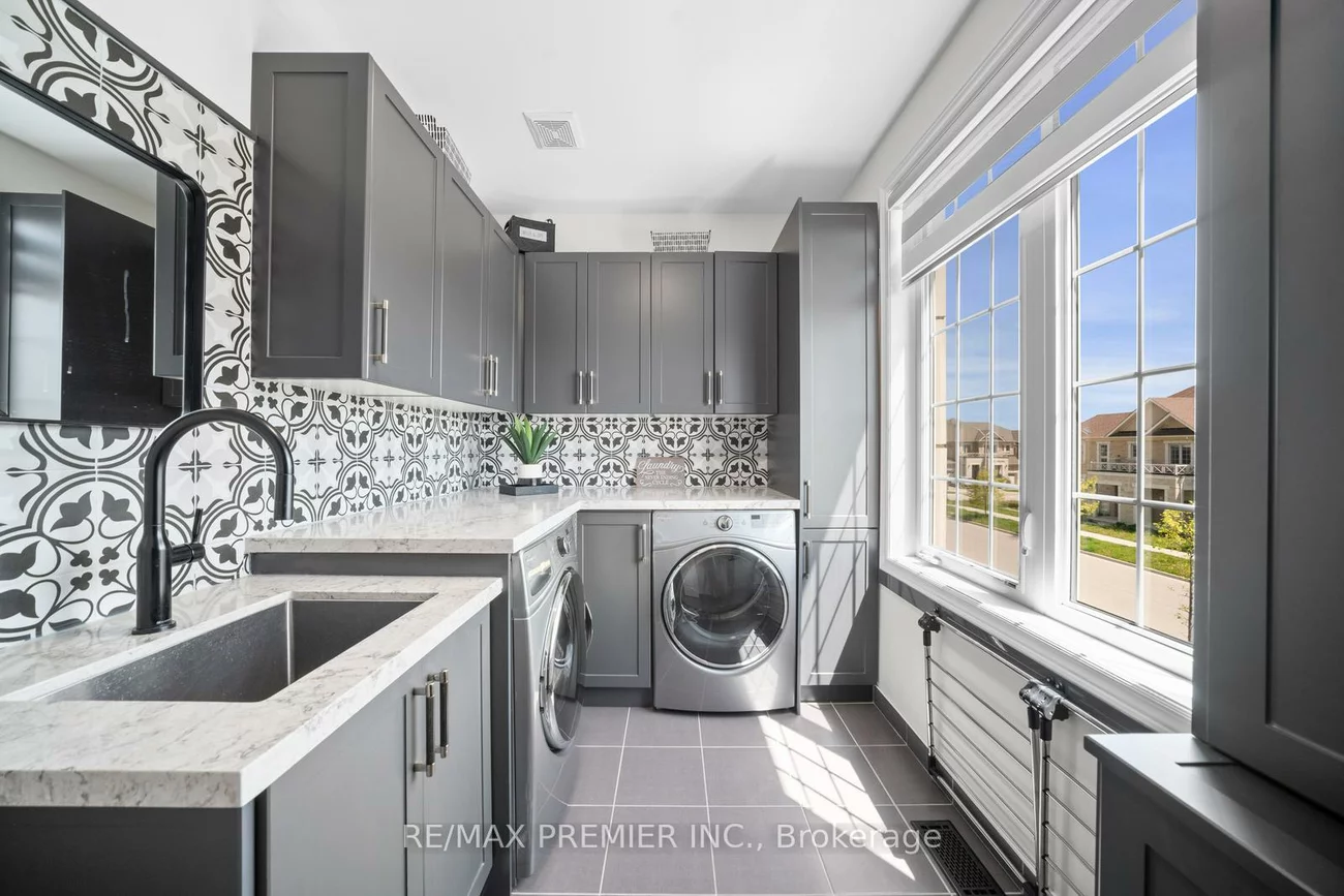 68, Inverness, Bradford, Bradford West Gwillimbury