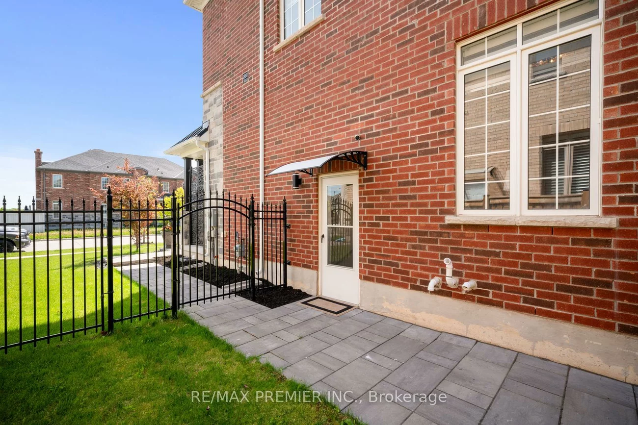 68, Inverness, Bradford, Bradford West Gwillimbury