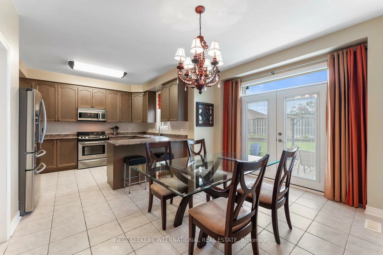 51, Booth, Bradford, Bradford West Gwillimbury