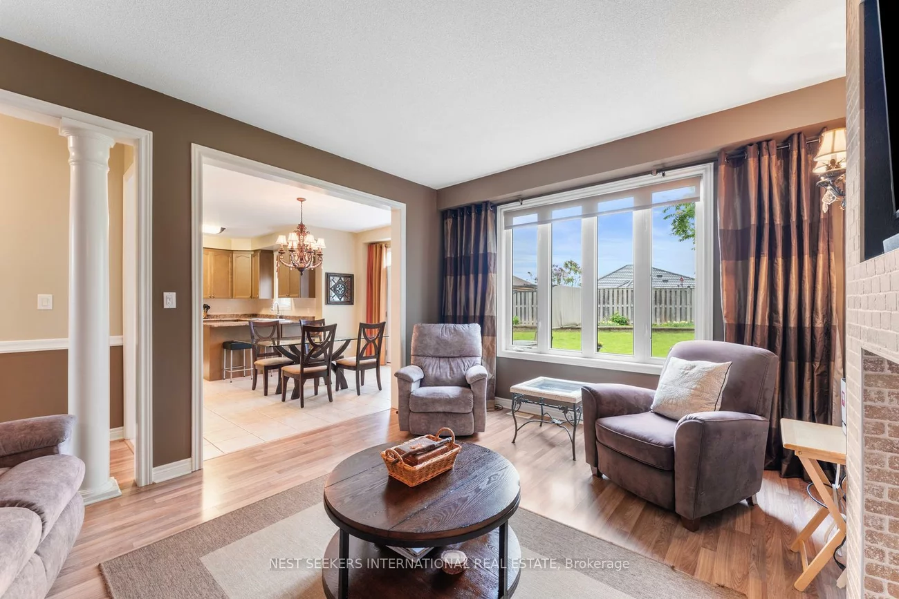 51, Booth, Bradford, Bradford West Gwillimbury
