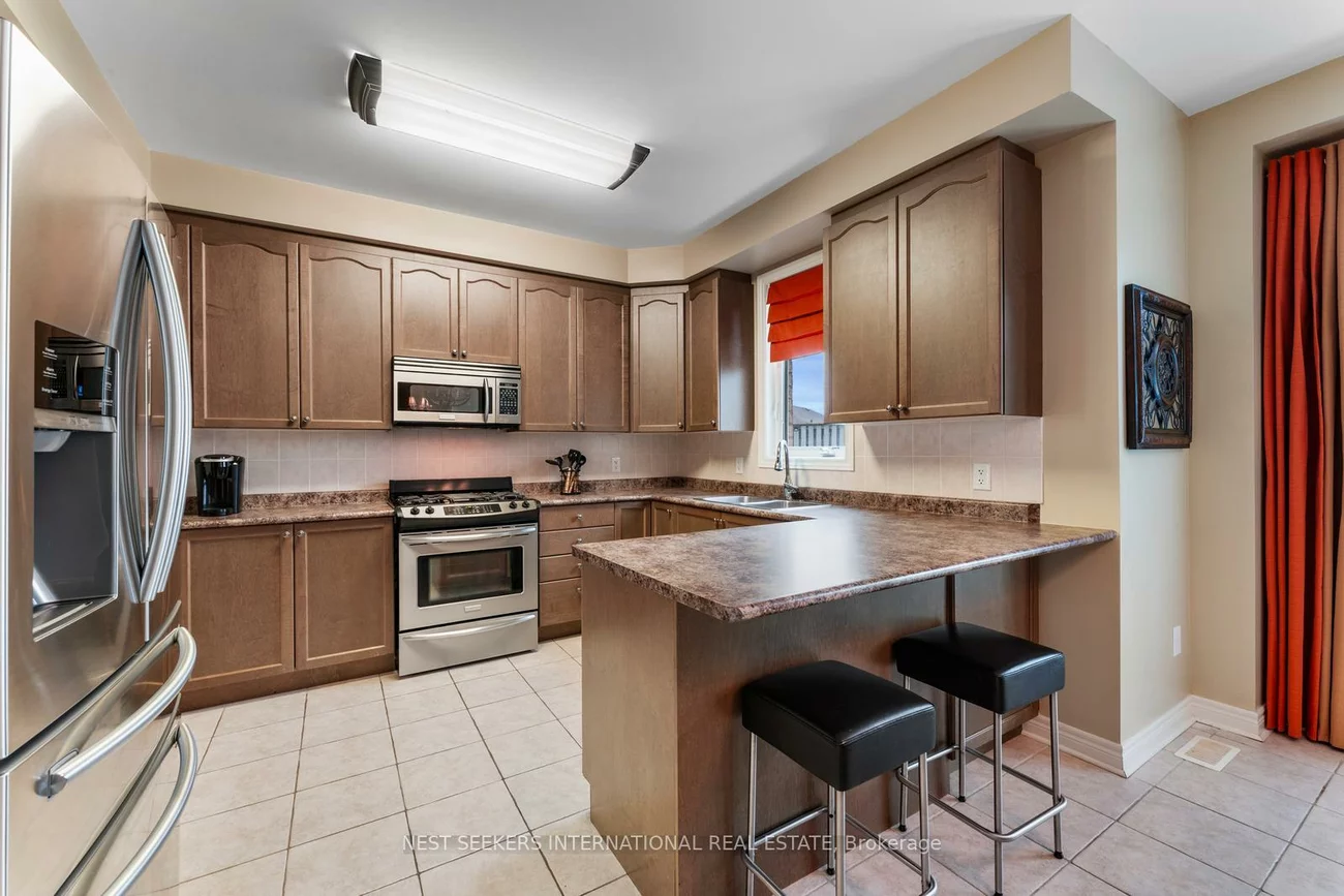 51, Booth, Bradford, Bradford West Gwillimbury