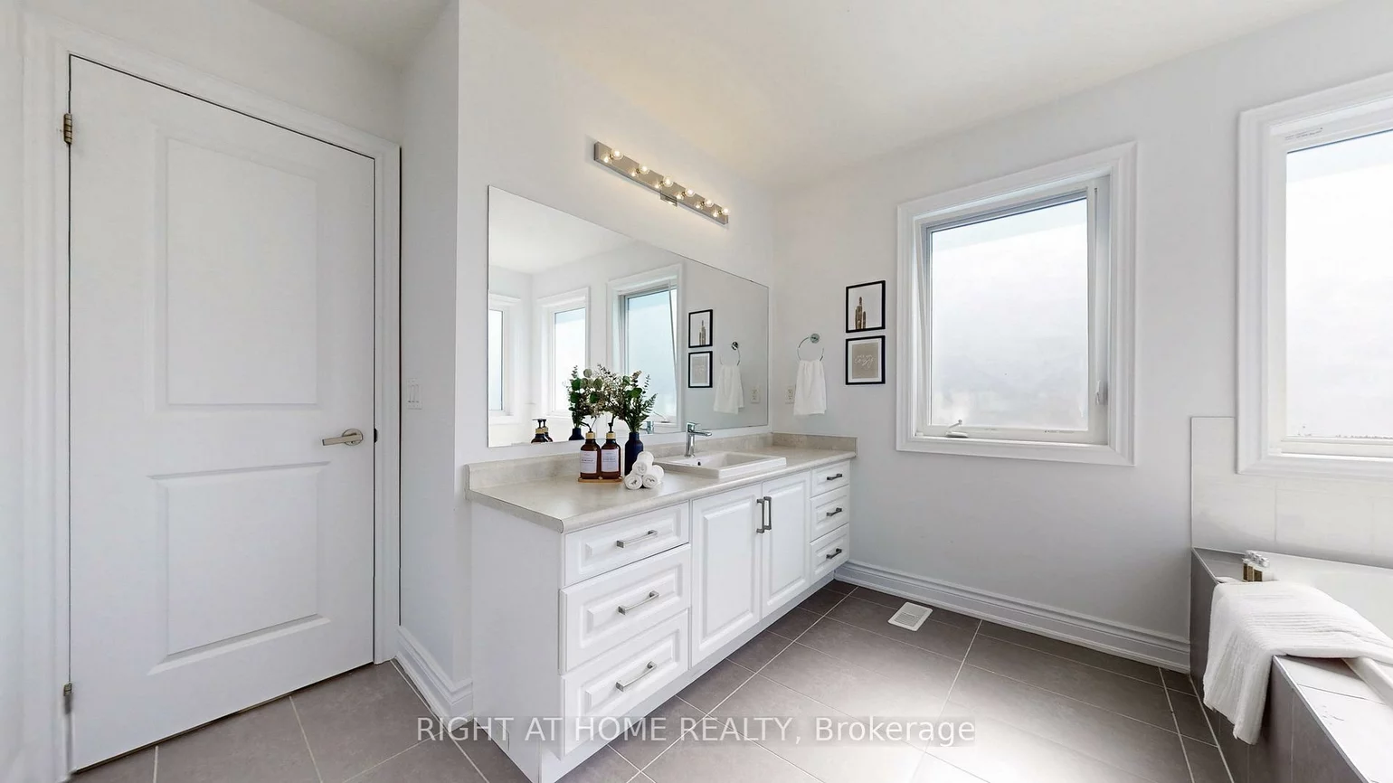 34, Kidd, Bradford, Bradford West Gwillimbury