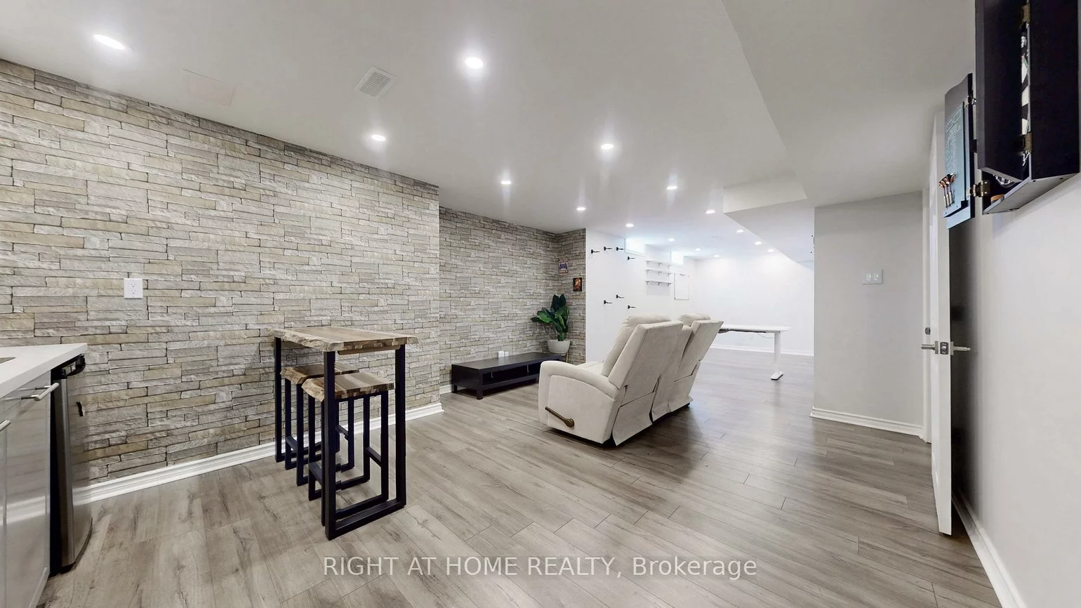 34, Kidd, Bradford, Bradford West Gwillimbury