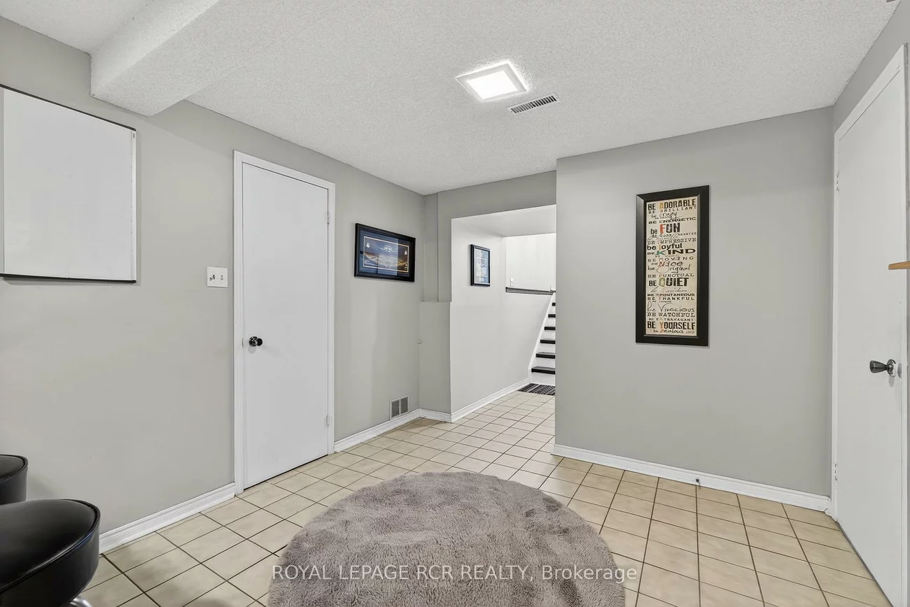 21, Crown, Bradford, Bradford West Gwillimbury