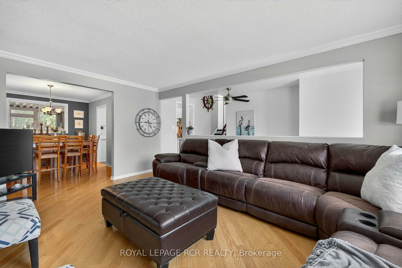 21, Crown, Bradford, Bradford West Gwillimbury