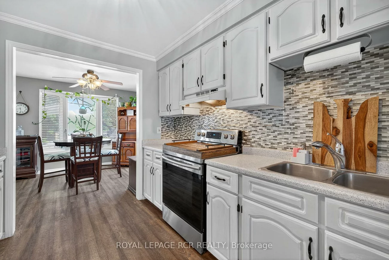 21, Crown, Bradford, Bradford West Gwillimbury