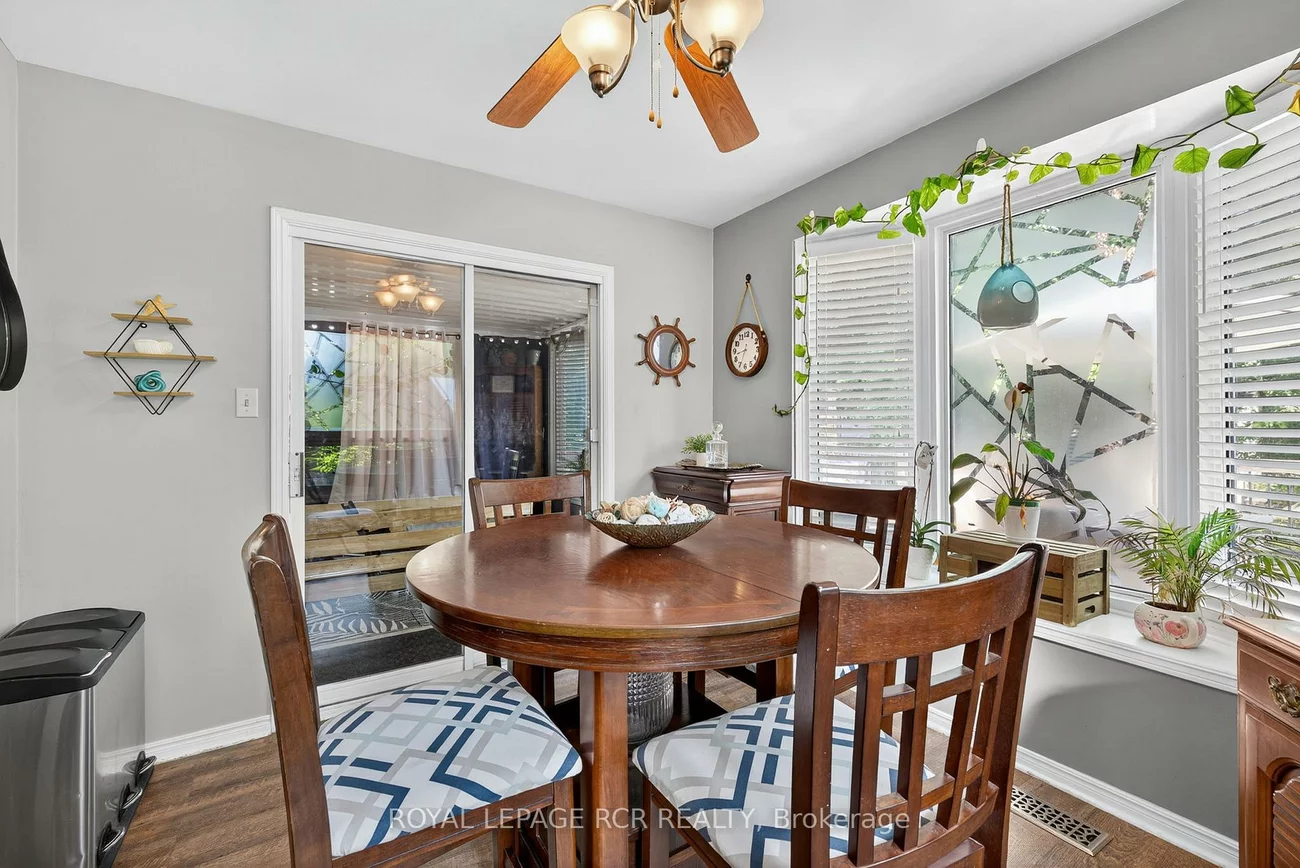 21, Crown, Bradford, Bradford West Gwillimbury