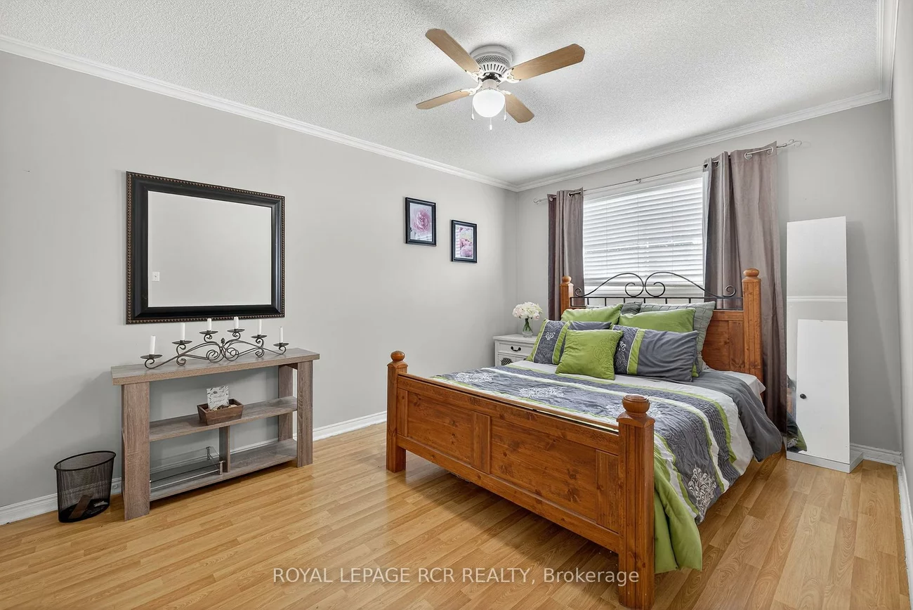 21, Crown, Bradford, Bradford West Gwillimbury