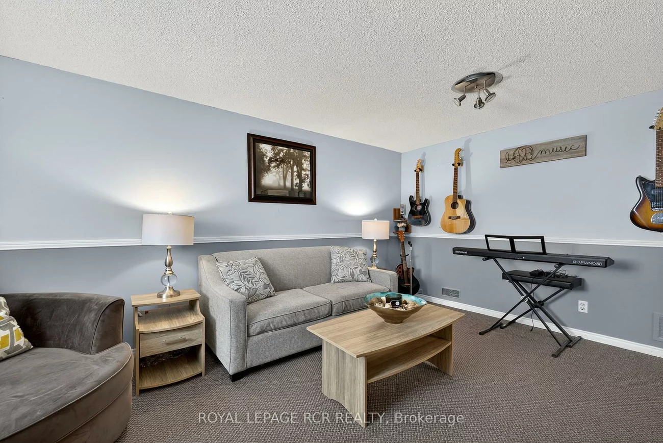 21, Crown, Bradford, Bradford West Gwillimbury