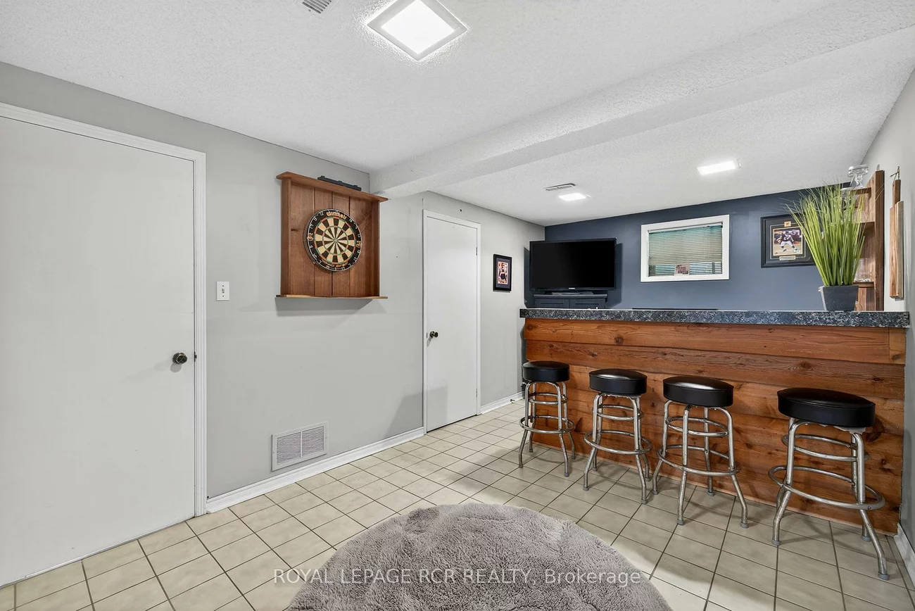 21, Crown, Bradford, Bradford West Gwillimbury