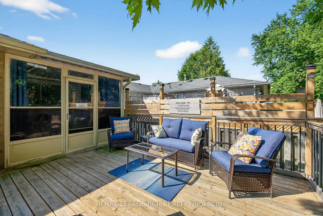 21, Crown, Bradford, Bradford West Gwillimbury