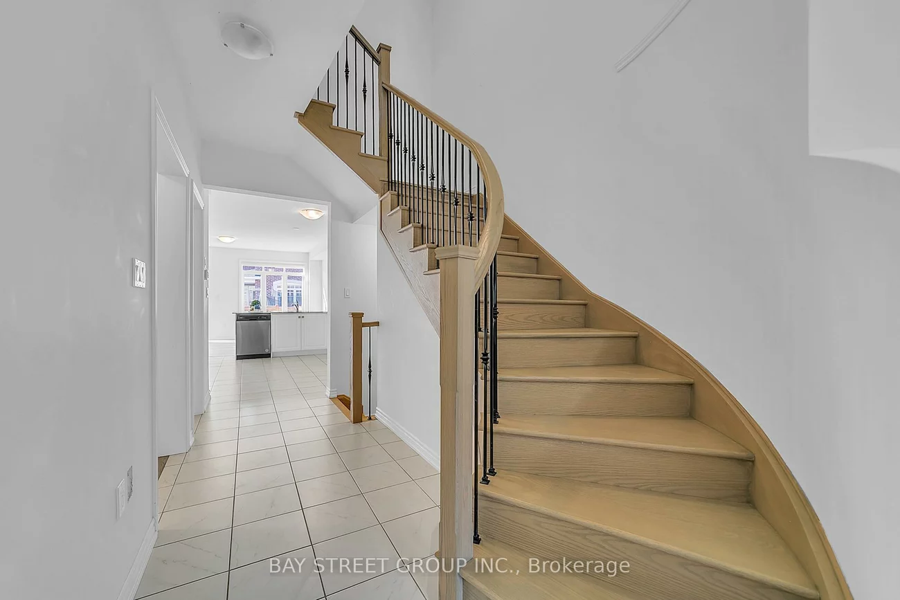 6, Westlake, Bradford, Bradford West Gwillimbury
