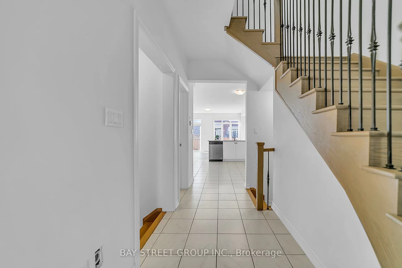6, Westlake, Bradford, Bradford West Gwillimbury