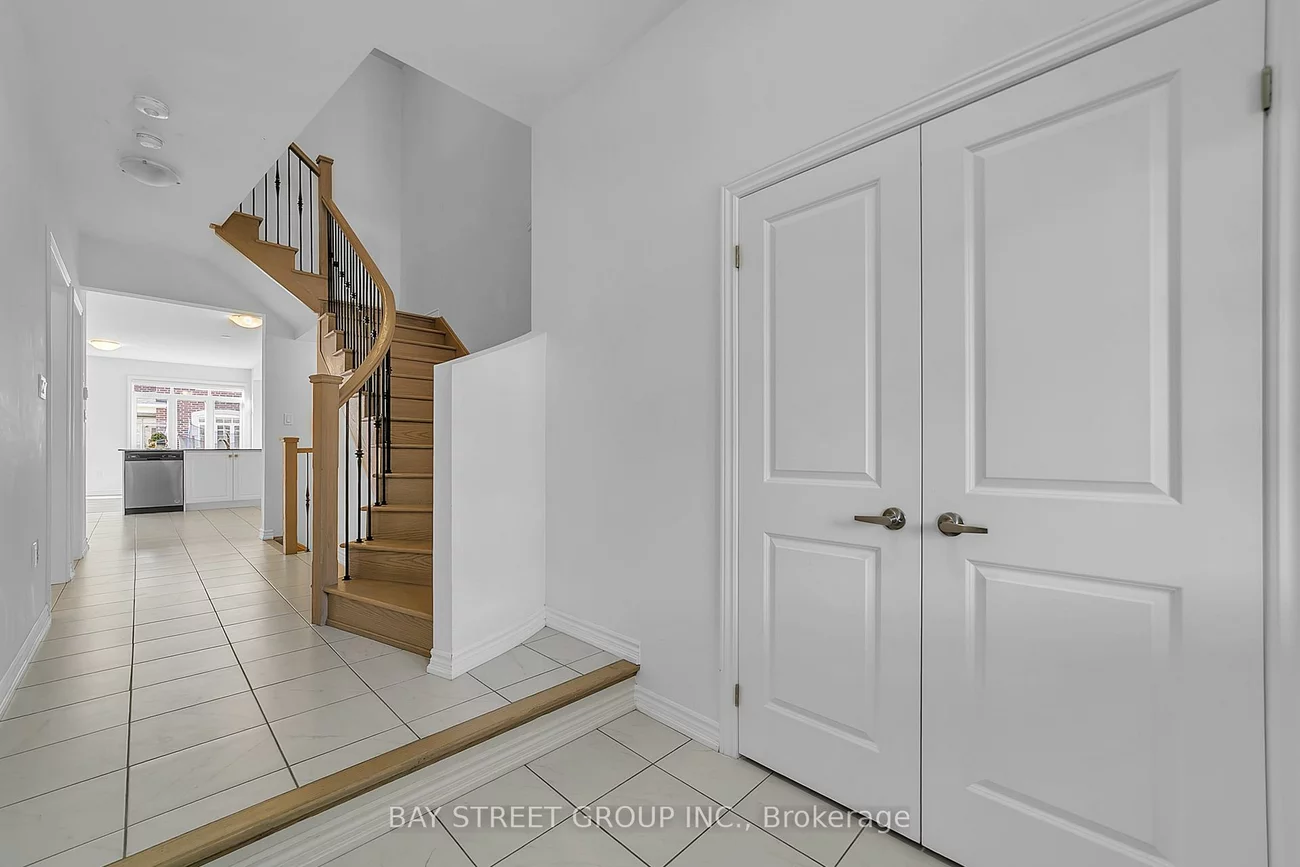 6, Westlake, Bradford, Bradford West Gwillimbury