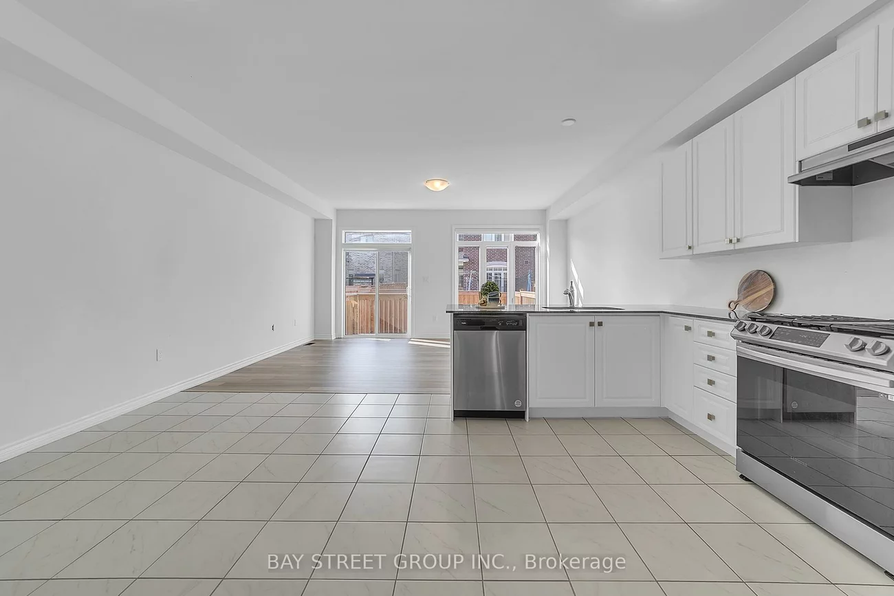 6, Westlake, Bradford, Bradford West Gwillimbury